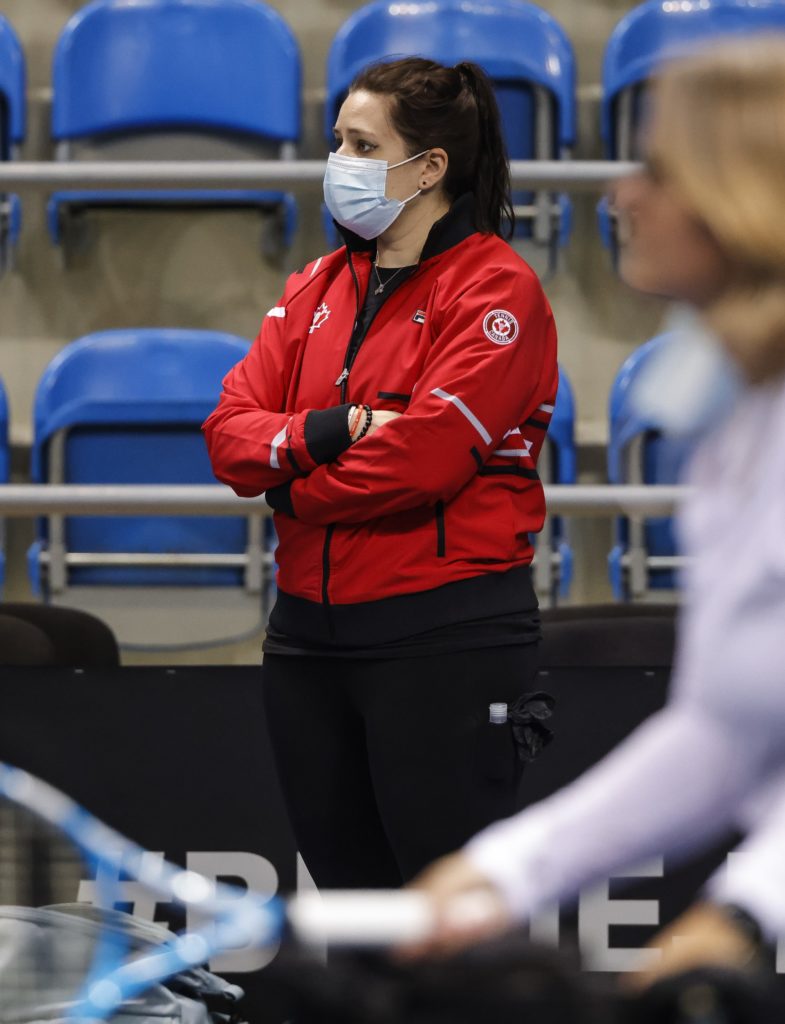 Larysa Krawec analyzing the players in practice