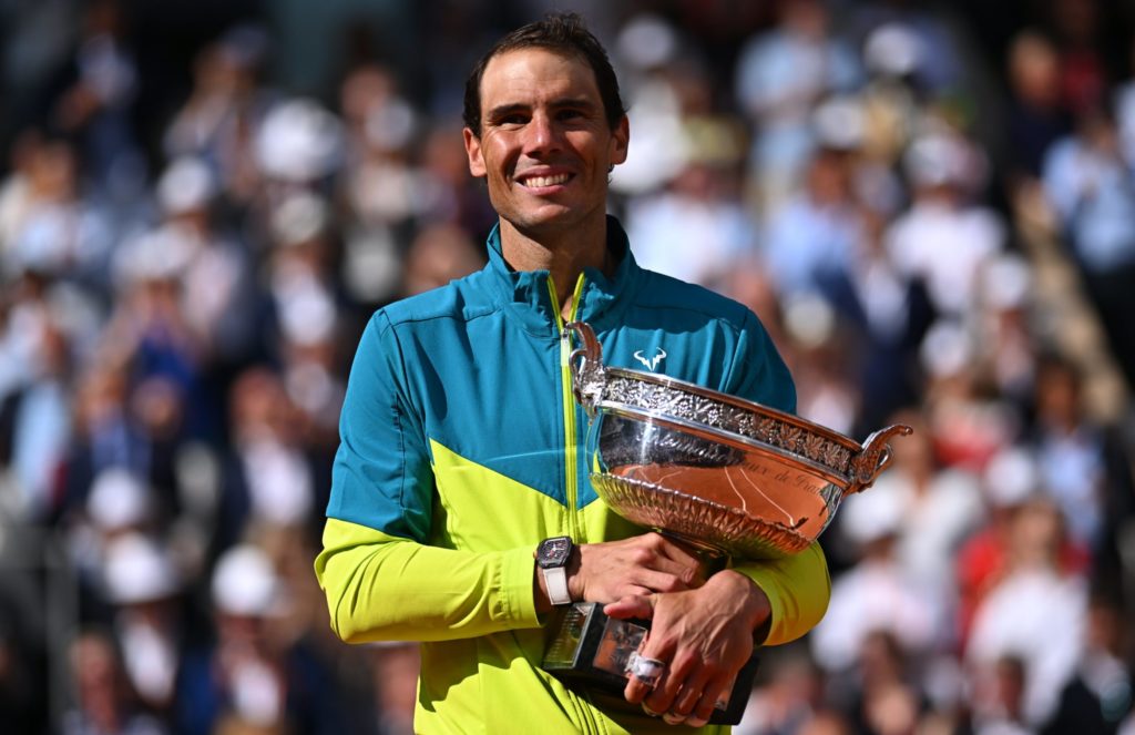 Rafael Nadal holds the Roland-Garros trophy.