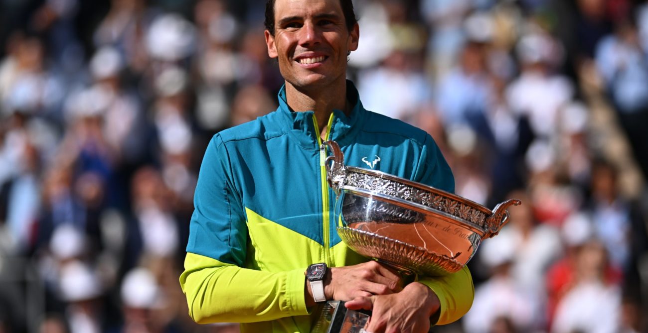 Rafael Nadal holds the Roland-Garros trophy.