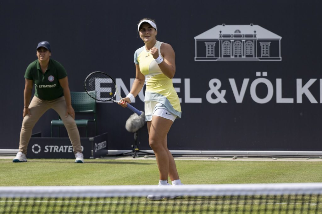 Bianca fist pump at bad homburg open