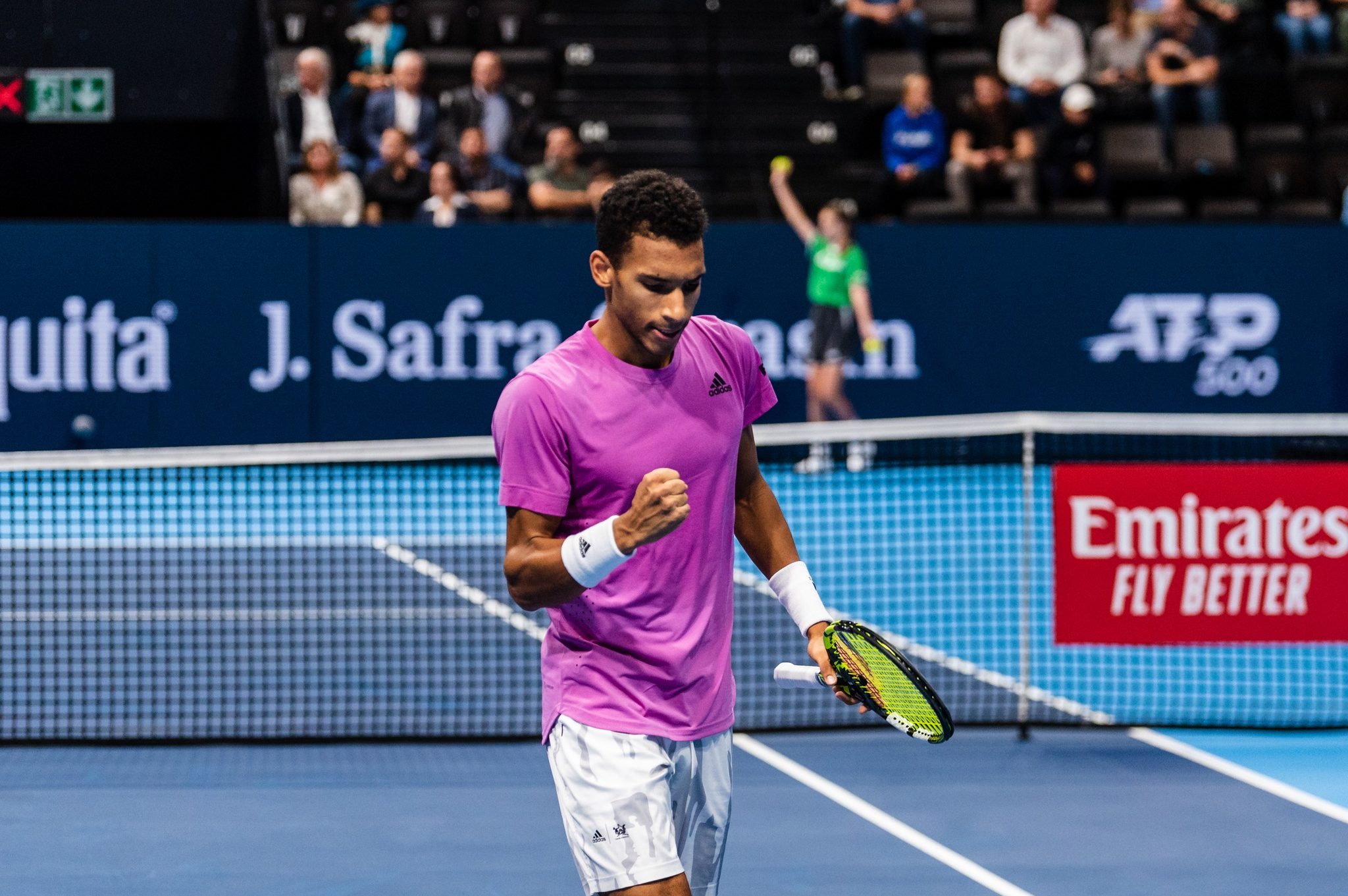 Félix Auger-Aliassime saves three match points, advances to quarter-finals  in Vienna - Tennis Canada