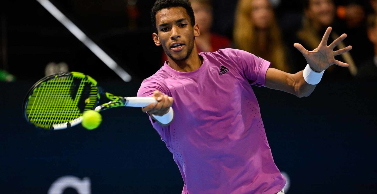 Auger-Aliassime forehand