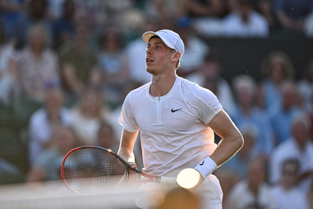 Shapovalov at net