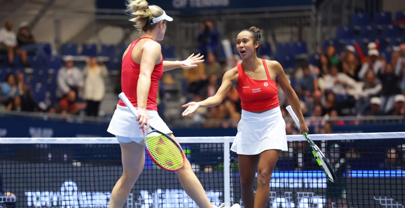 Dabrowski and Fernandez celebrate their win in the BJKC semifinals