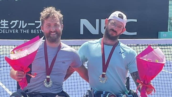 Rob Shaw (left) and Heath Davidson pose with their Japan Open medals.